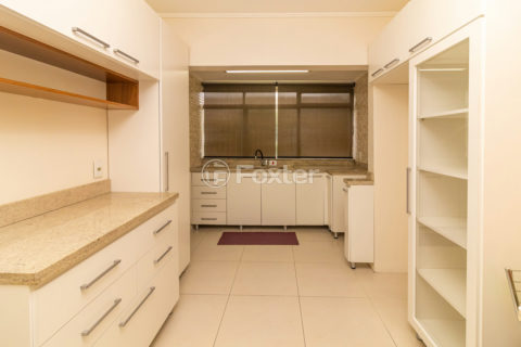 Image 17 - 1011440