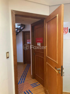 Image 3 - 1011581
