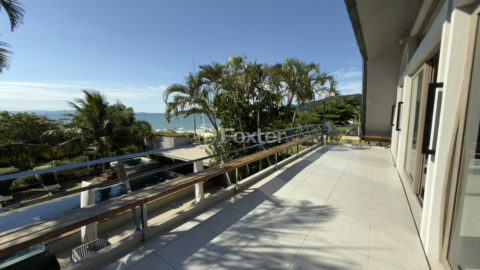 Image 4 - 1011696
