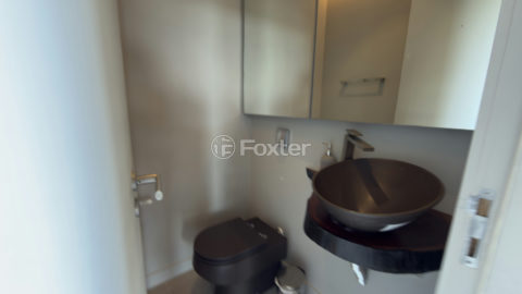 Image 32 - 1011696