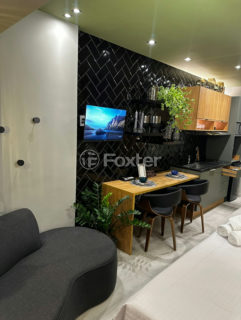 Image 10 - 1011715
