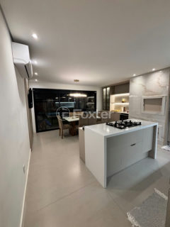 Image 2 - 1011719