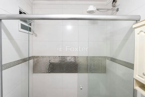 Image 11 - 1011746