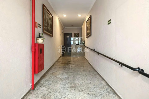 Image 17 - 1011746