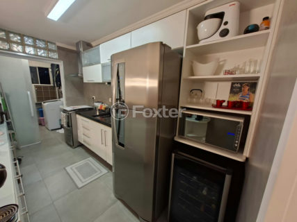 Image 3 - 1011777
