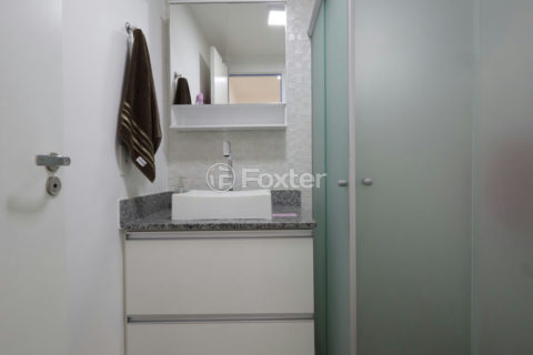 Image 32 - 1011843