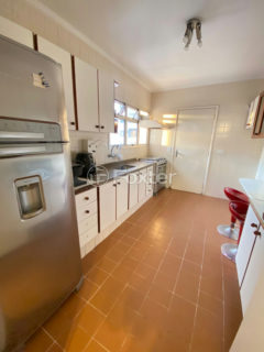 Image 3 - 1011853