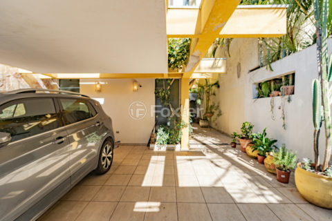 Image 33 - 1011859