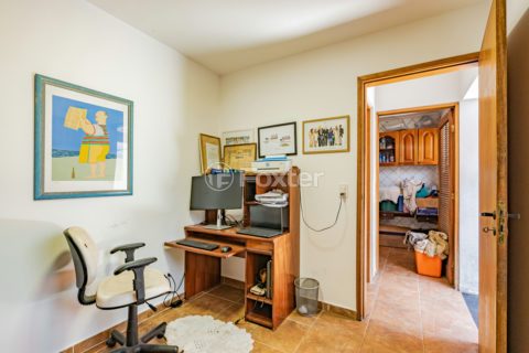 Image 31 - 1011859