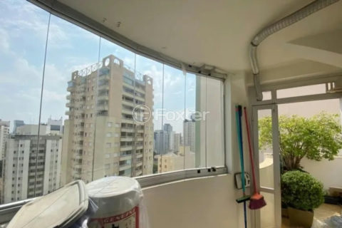 Image 10 - 1011885