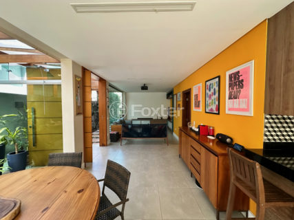 Image 33 - 1011901