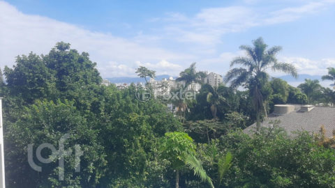 Image 10 - 1011919
