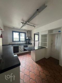 Image 11 - 1011920