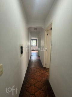 Image 18 - 1011920