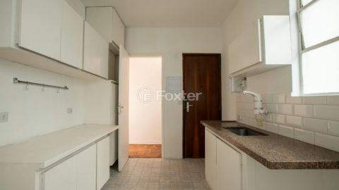 Image 3 - 1011945