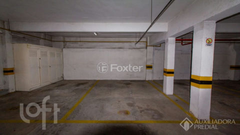 Image 18 - 1011958