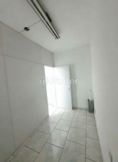 Image 3 - 1011987