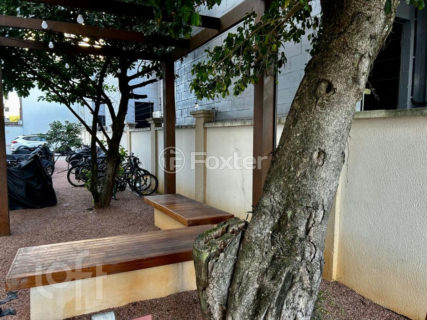 Image 22 - 1011999