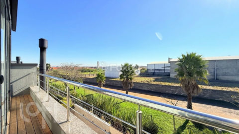Image 44 - 1012079