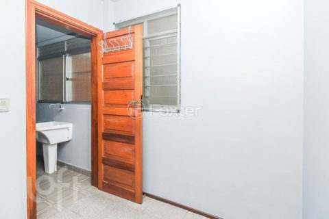 Image 21 - 1012137