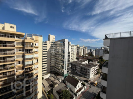 Image 34 - 1012206