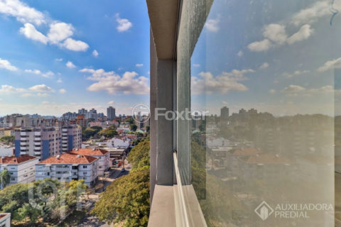 Image 33 - 1012256