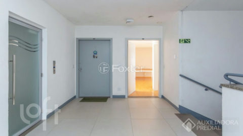 Image 32 - 1012258