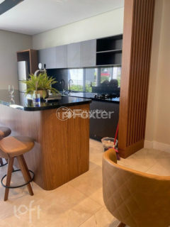 Image 21 - 1012316