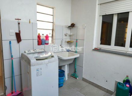 Image 35 - 1012379