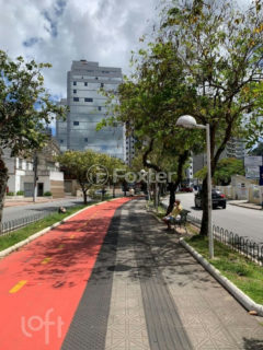 Image 11 - 1012473