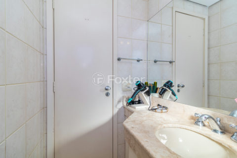 Image 35 - 1012483