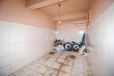 Image 36 - 1012570