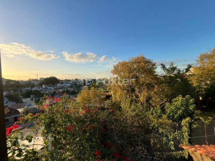 Image 8 - 1012763