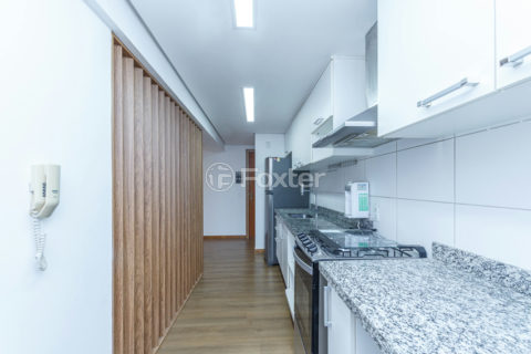 Image 18 - 1012800