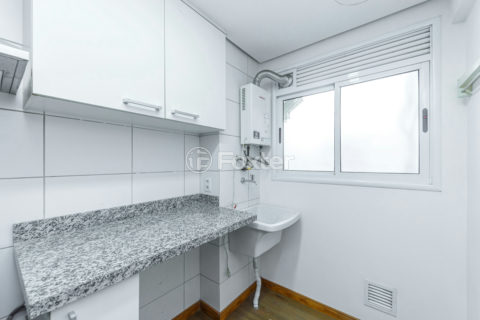 Image 21 - 1012800