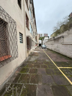 Image 16 - 1012890
