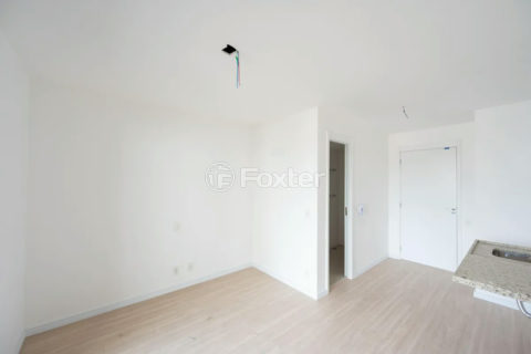 Image 21 - 1013693