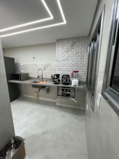 Image 4 - 1013699