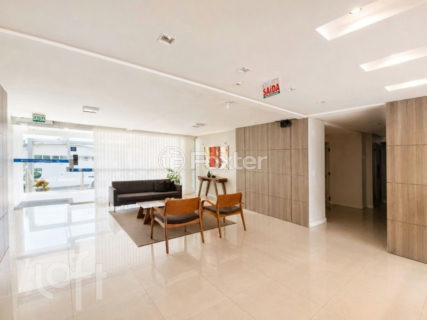Image 38 - 1013907