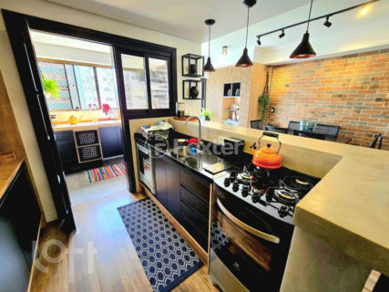 Image 17 - 1014122