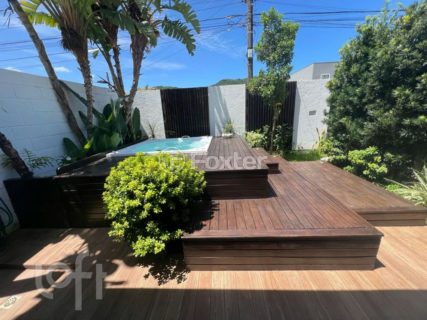 Image 17 - 1014157