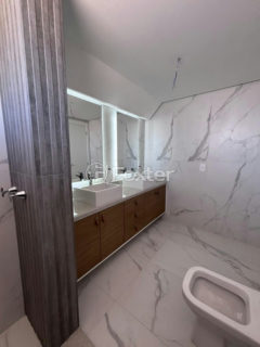 Image 36 - 1014210