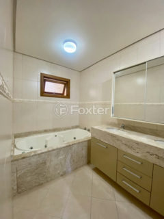 Image 32 - 1014260