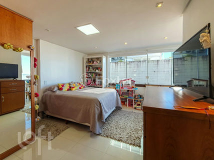 Image 39 - 1014280