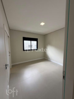Image 8 - 1014863