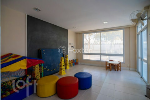 Image 37 - 1014940