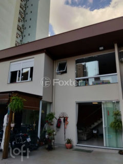 Image 33 - 1015057