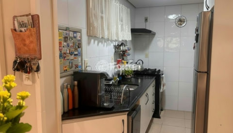 Image 31 - 1015076