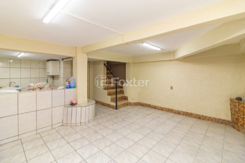Image 30 - 1015076
