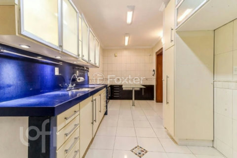 Image 27 - 1015116